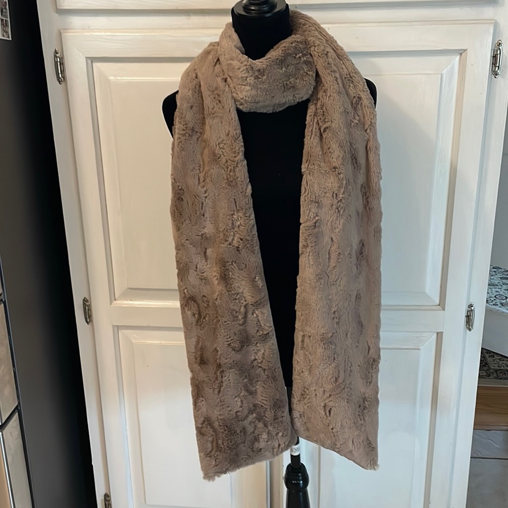 Tourance scarf